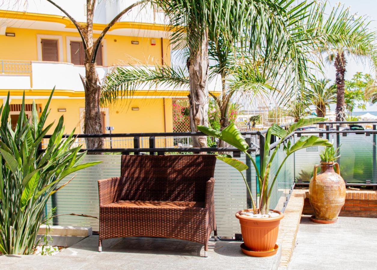 Residence Playa Tortoreto Eksteriør billede