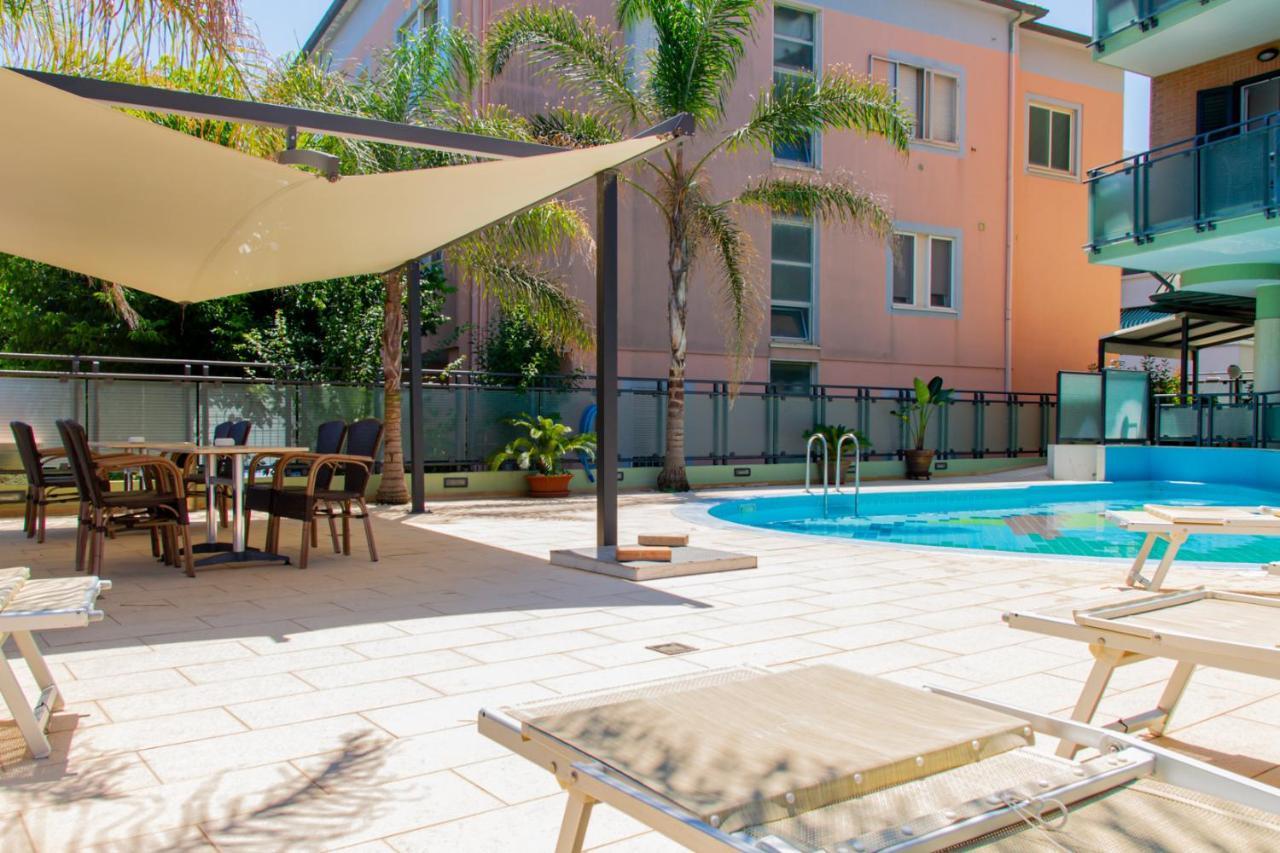 Residence Playa Tortoreto Eksteriør billede